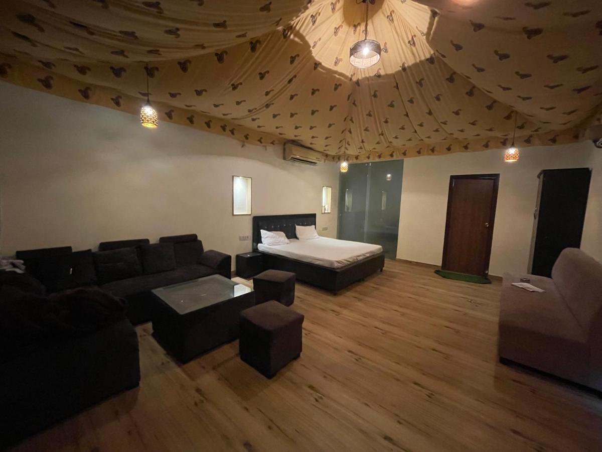 The Rustic Villa, A Stay With Luxuries Amenities And Exotic Nature 자이푸르 외부 사진