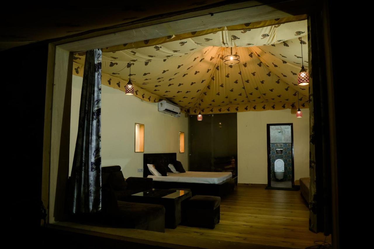 The Rustic Villa, A Stay With Luxuries Amenities And Exotic Nature 자이푸르 외부 사진